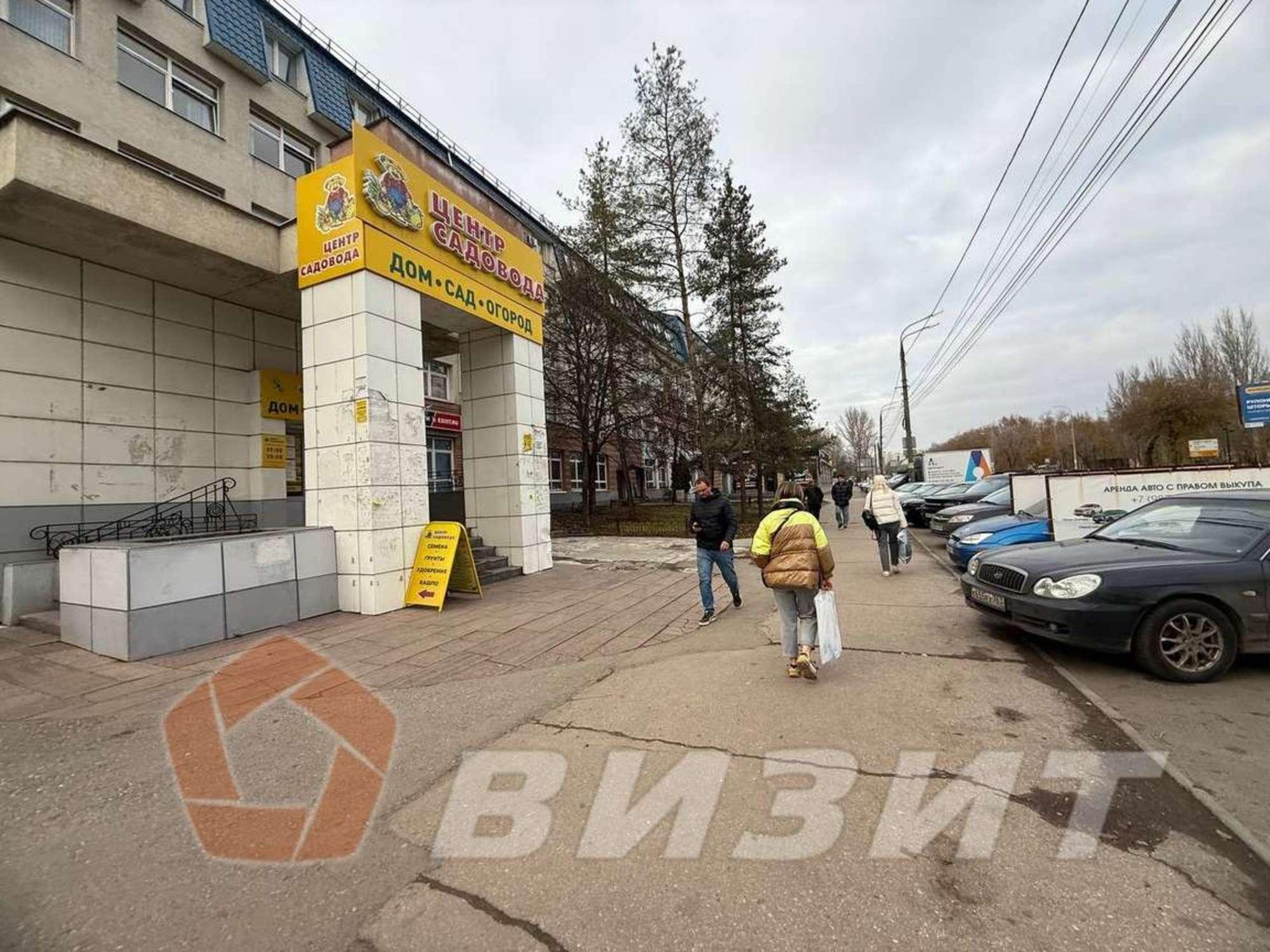 Сдать торговое помещение за 230 000 рублей на Авроры улица, 110
