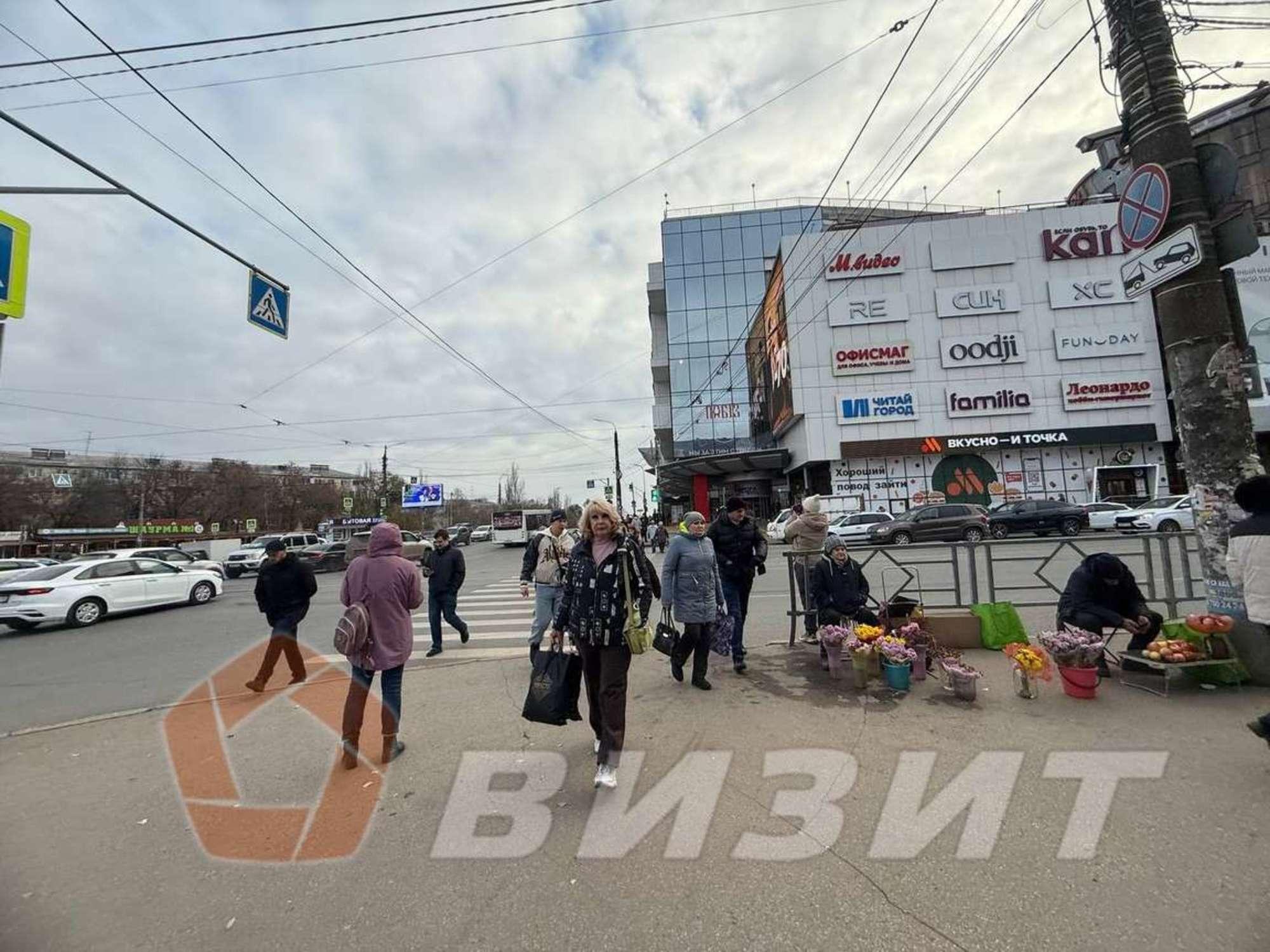 Сдать торговое помещение за 230 000 рублей на Авроры улица, 110
