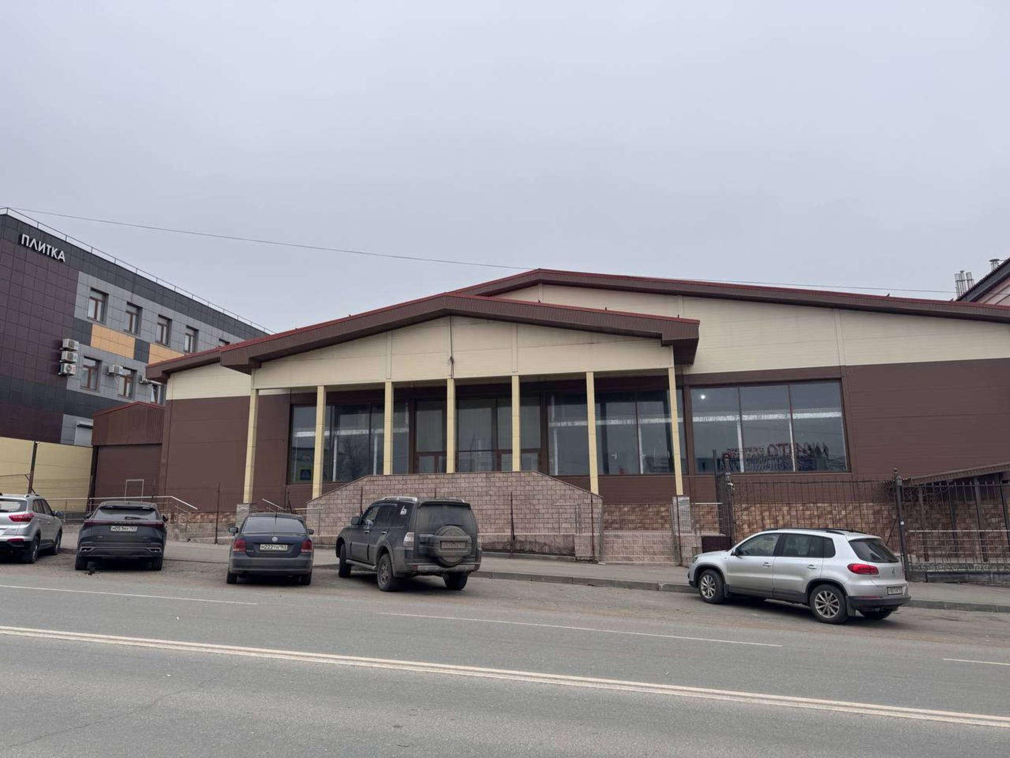 Сдать торговое помещение за 300 000 рублей на Дыбенко улица, 104