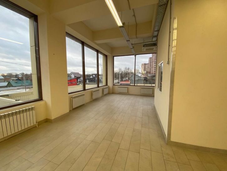 Торговое помещение Дыбенко улица, 94