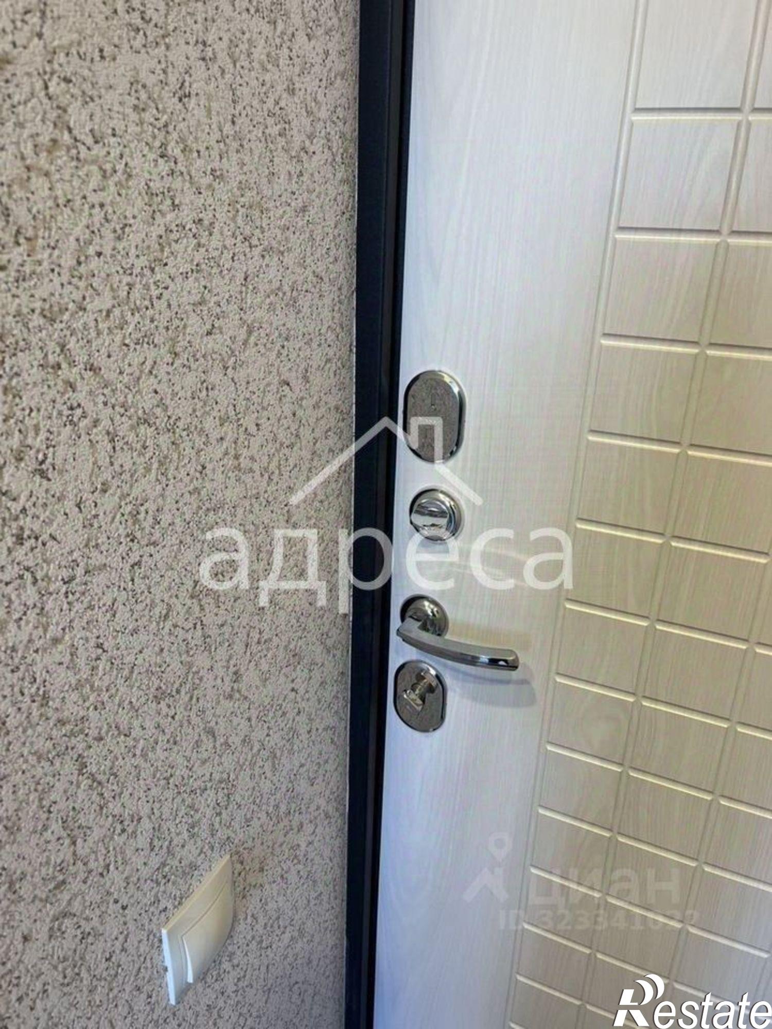 Купить квартиру за 2 000 000 рублей на Рыльская улица, 44