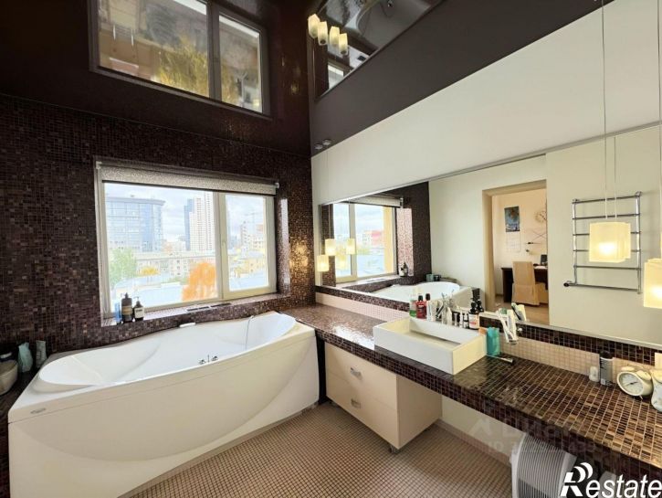 3-комн квартира ул Молодогвардейская, 172,  д. 172