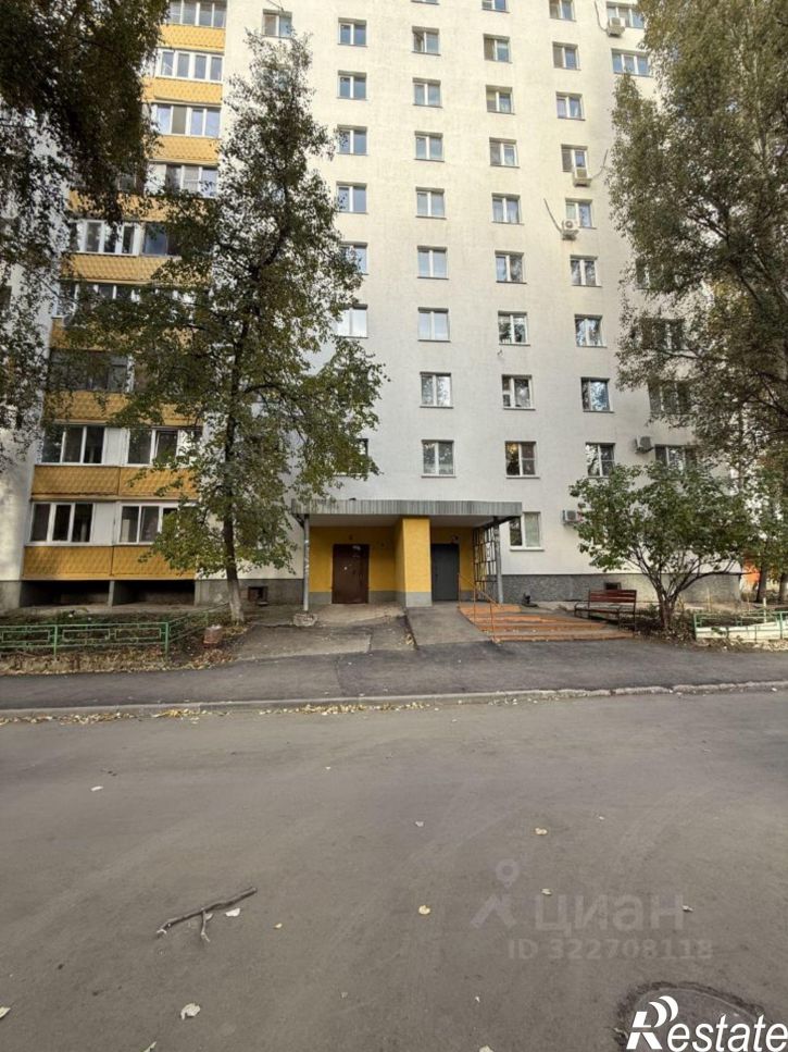 3-комн квартира ул Демократическая, 3,  д. 3