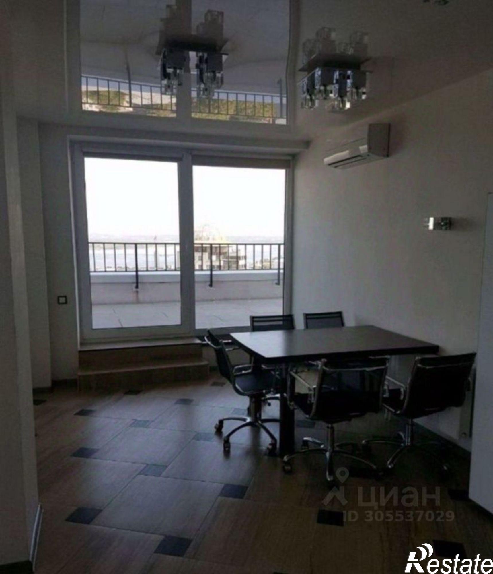 Сдать квартиру за 250 000 рублей на Молодогвардейская улица, 139