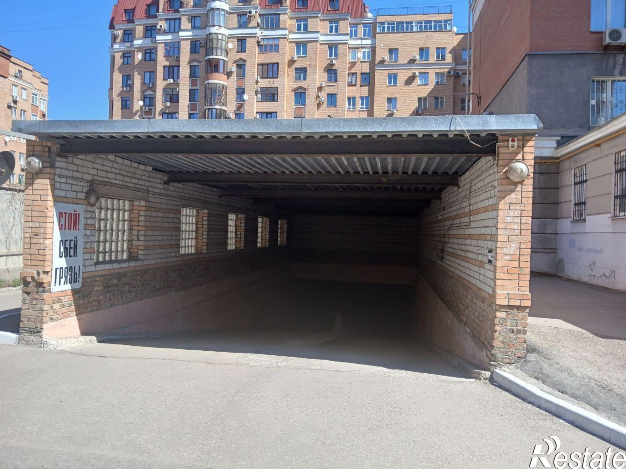 Купить гараж, место в паркинге за 1 550 000 рублей на Ленинская улица, 240