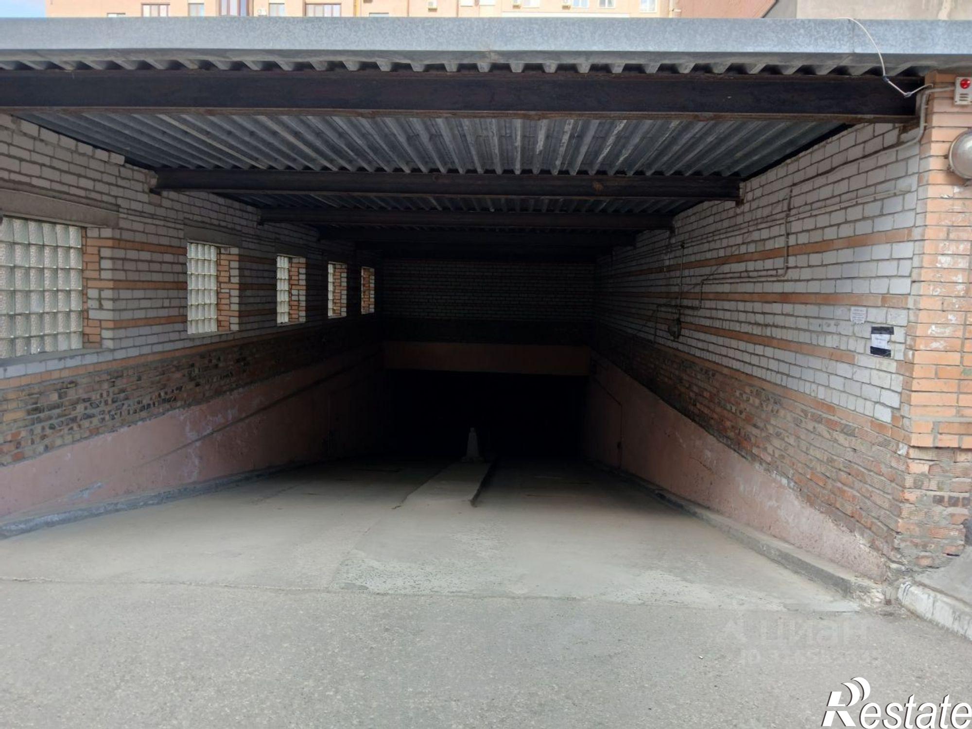 Купить гараж, место в паркинге за 1 550 000 рублей на Ленинская улица, 240