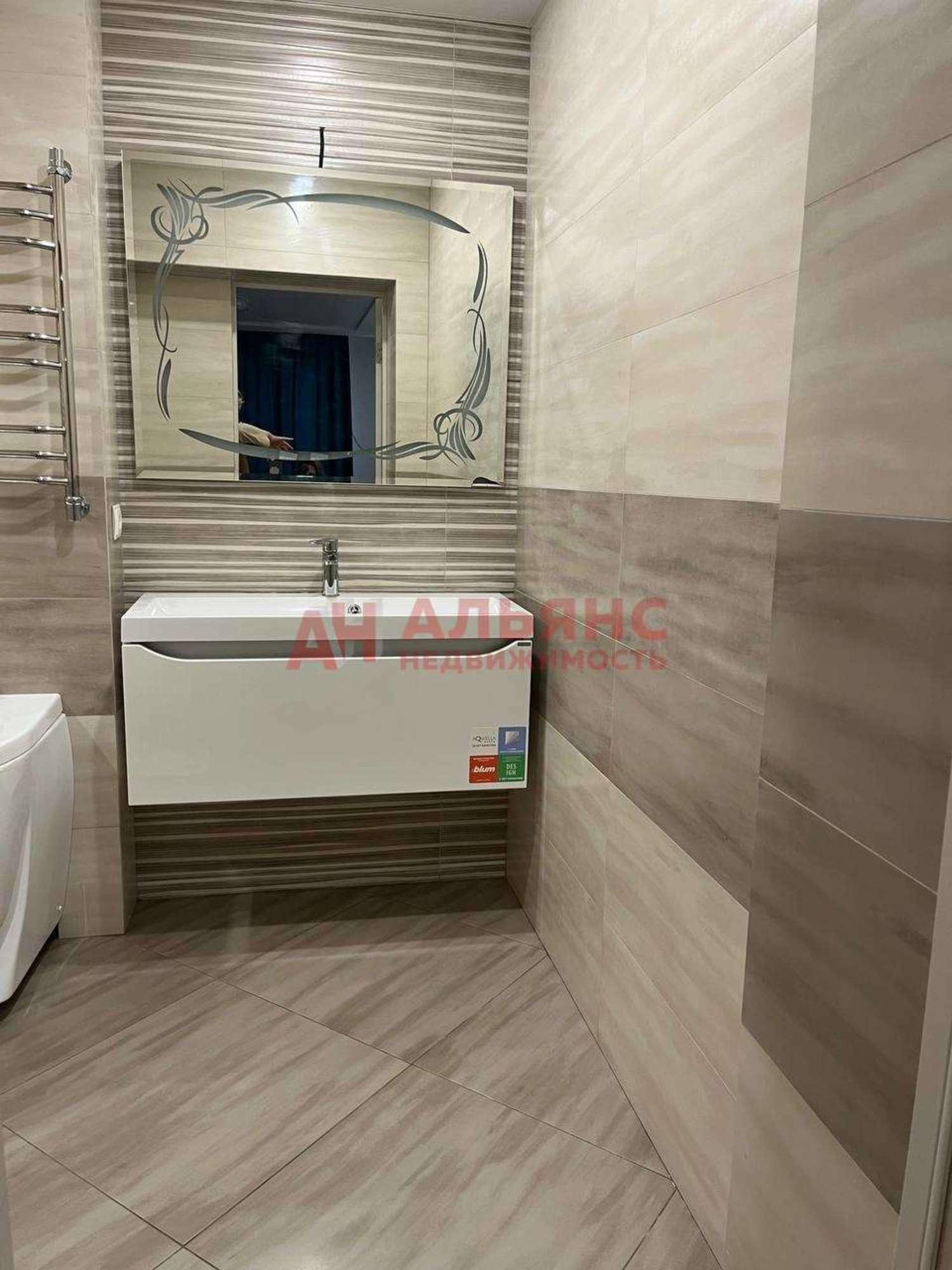 Купить квартиру за 9 999 000 рублей на Николая Баженова улица, 7