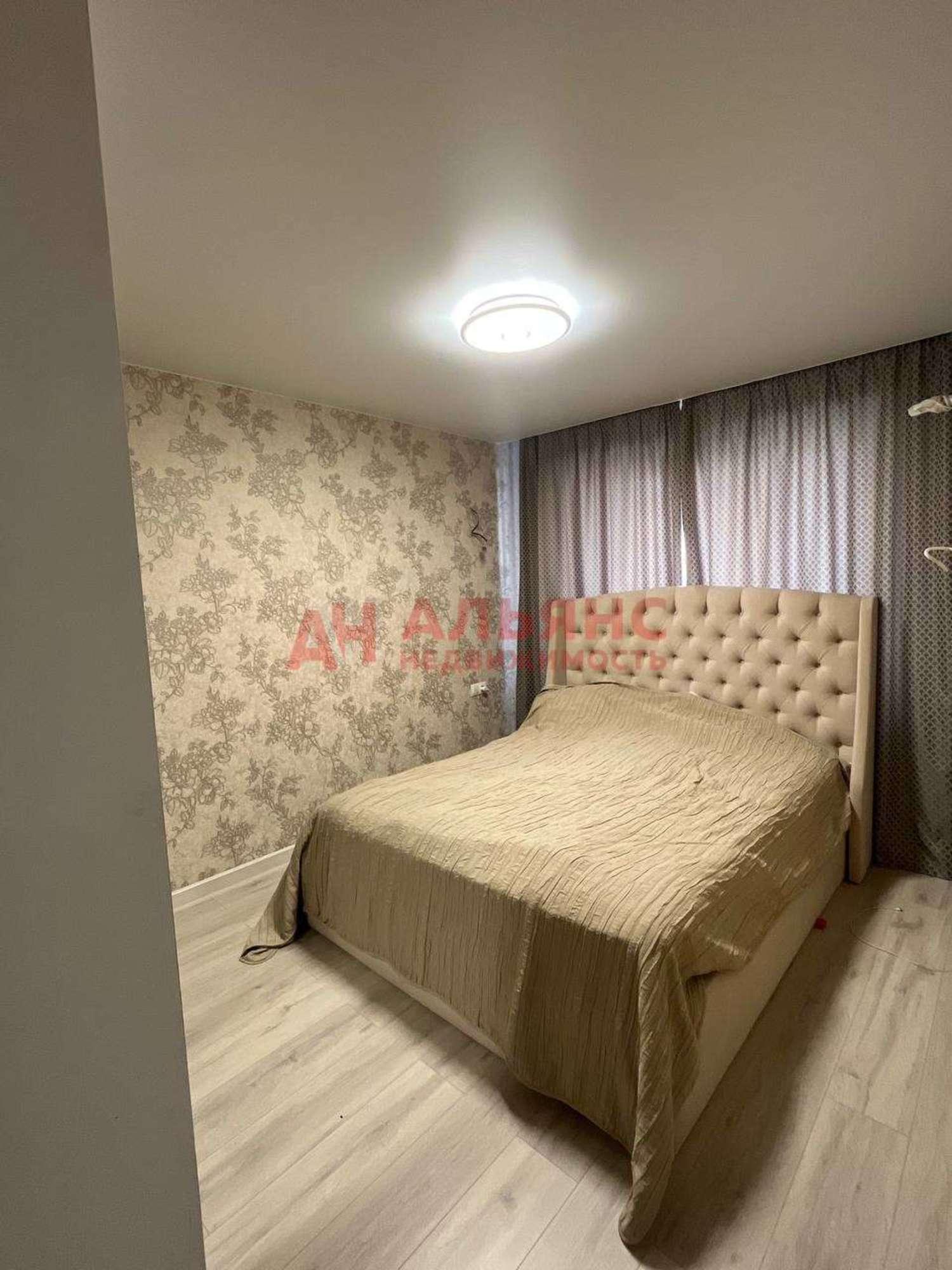 Купить квартиру за 9 999 000 рублей на Николая Баженова улица, 7