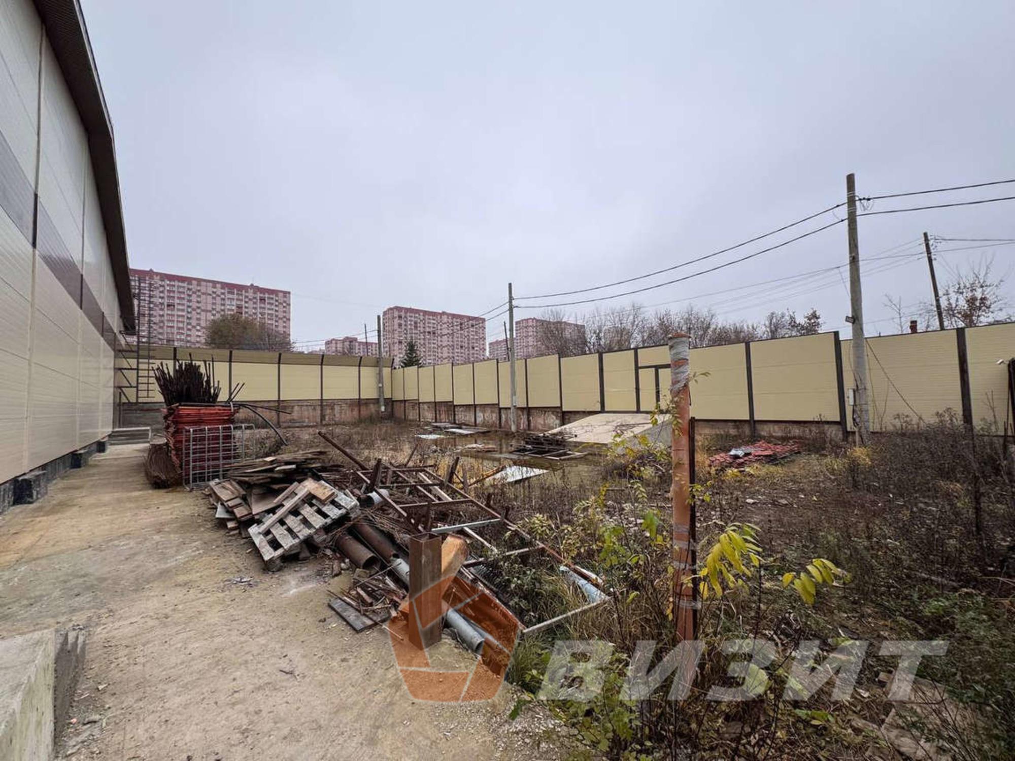 Купить торговое помещение за 120 000 000 рублей на Дыбенко улица, 104