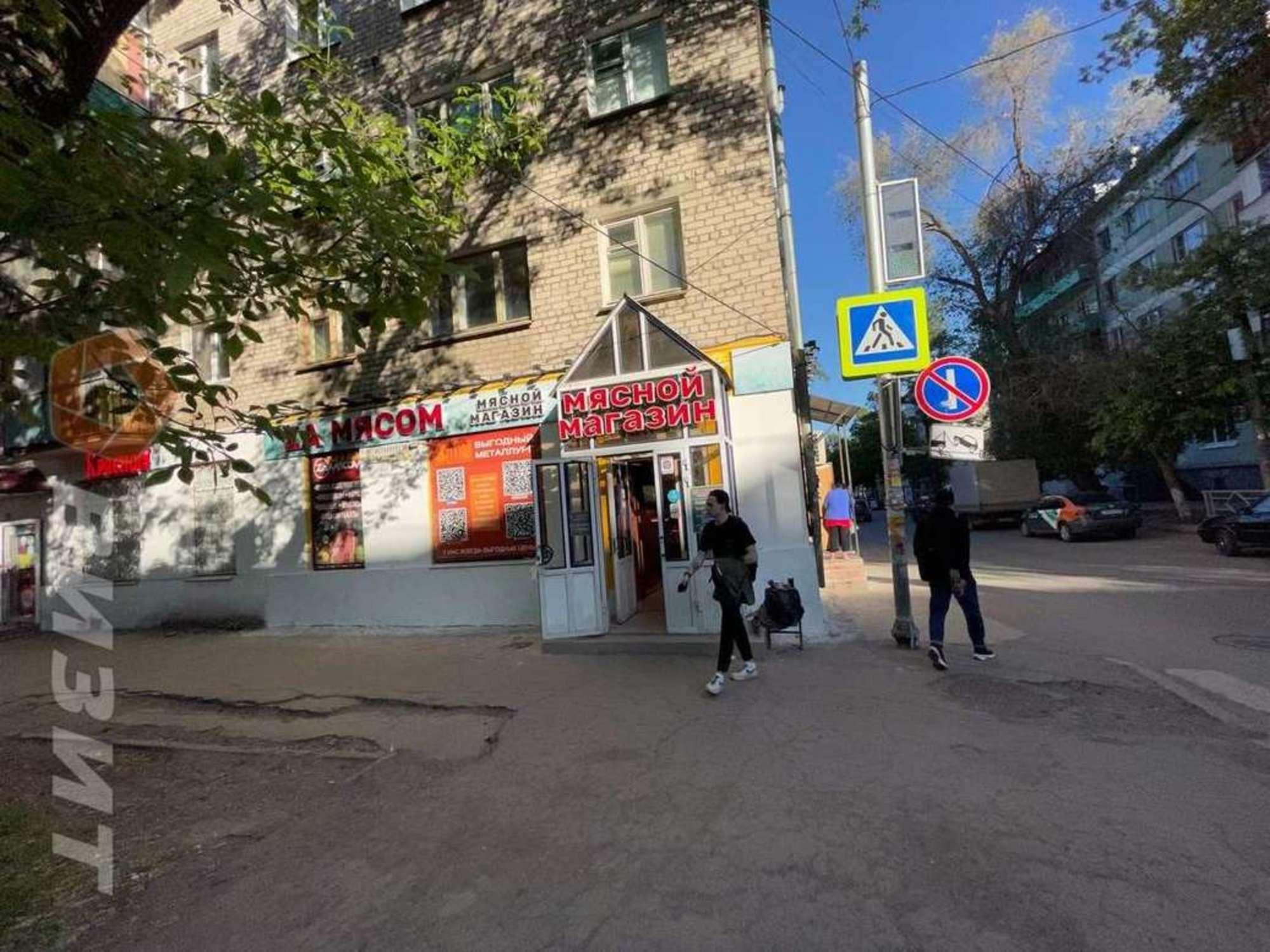 Купить торговое помещение за 10 500 000 рублей на Металлургов проспект, 15