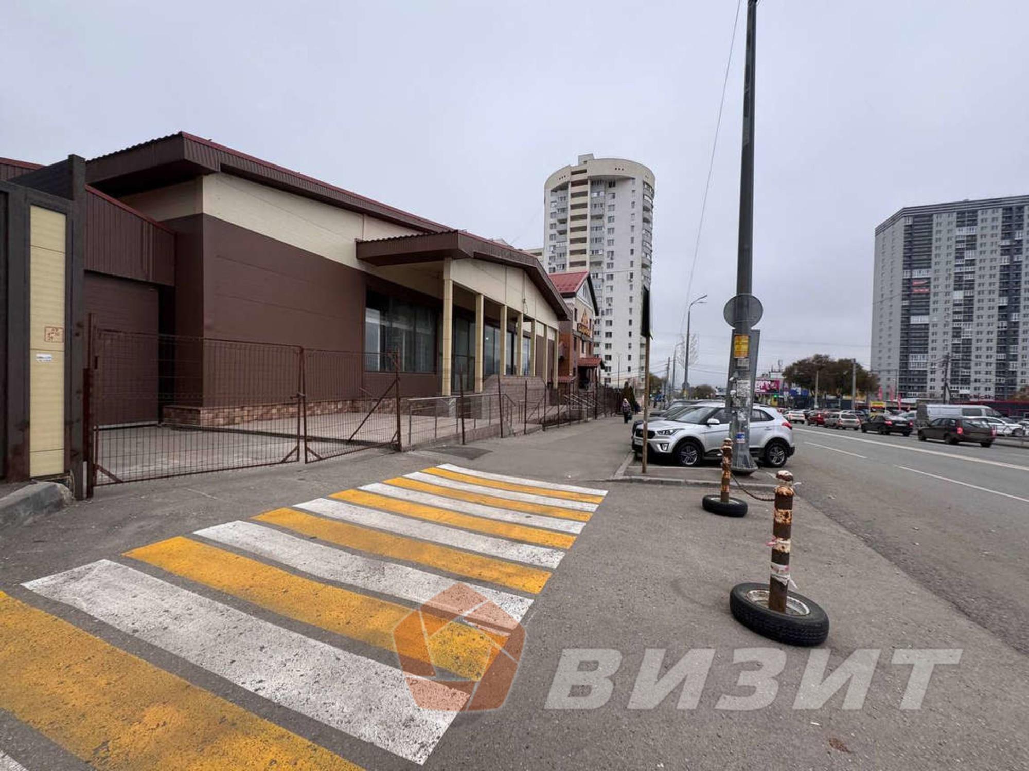 Купить торговое помещение за 120 000 000 рублей на Дыбенко улица, 104