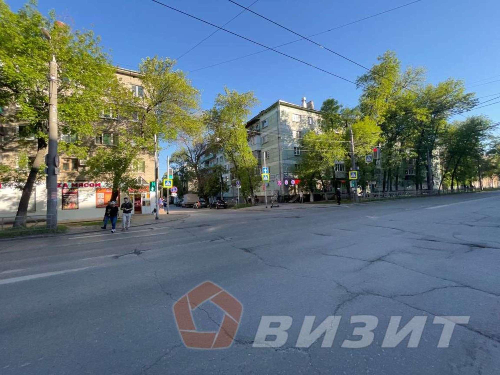 Купить торговое помещение за 10 500 000 рублей на Металлургов проспект, 15