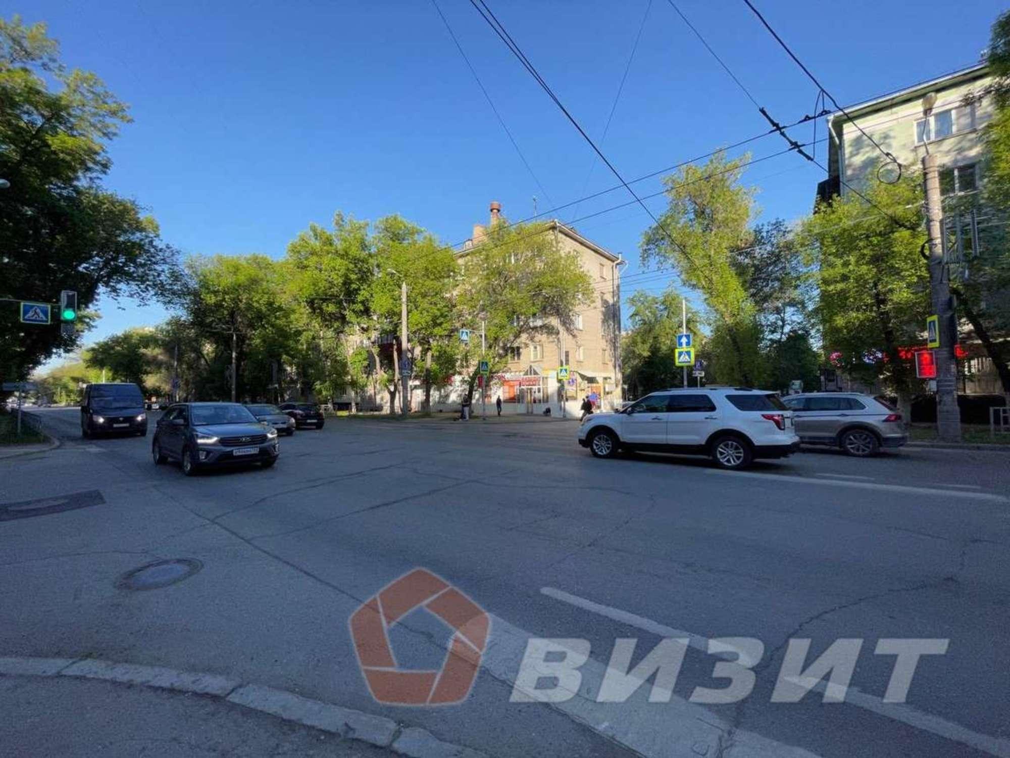 Купить торговое помещение за 10 500 000 рублей на Металлургов проспект, 15