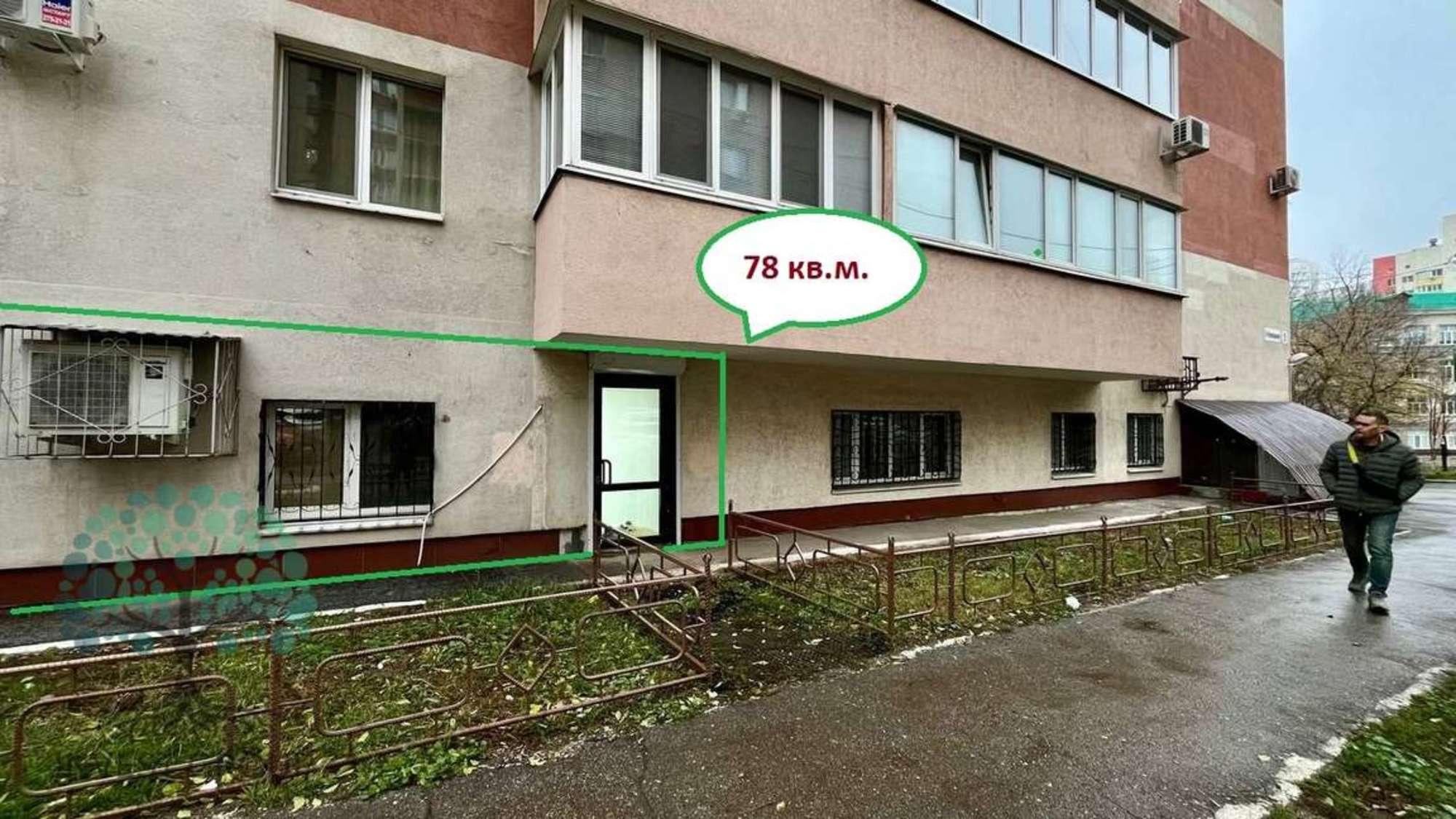 Сдать торговое помещение за 60 000 рублей на Революционная улица, 5