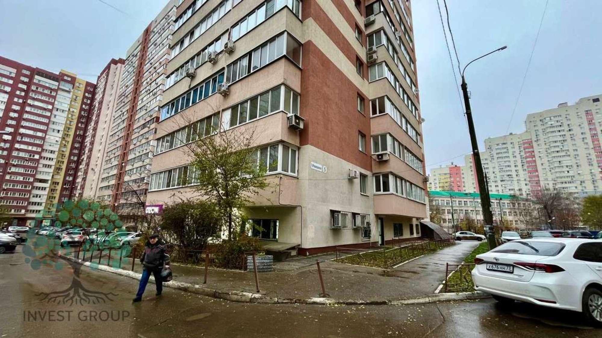 Сдать торговое помещение за 60 000 рублей на Революционная улица, 5