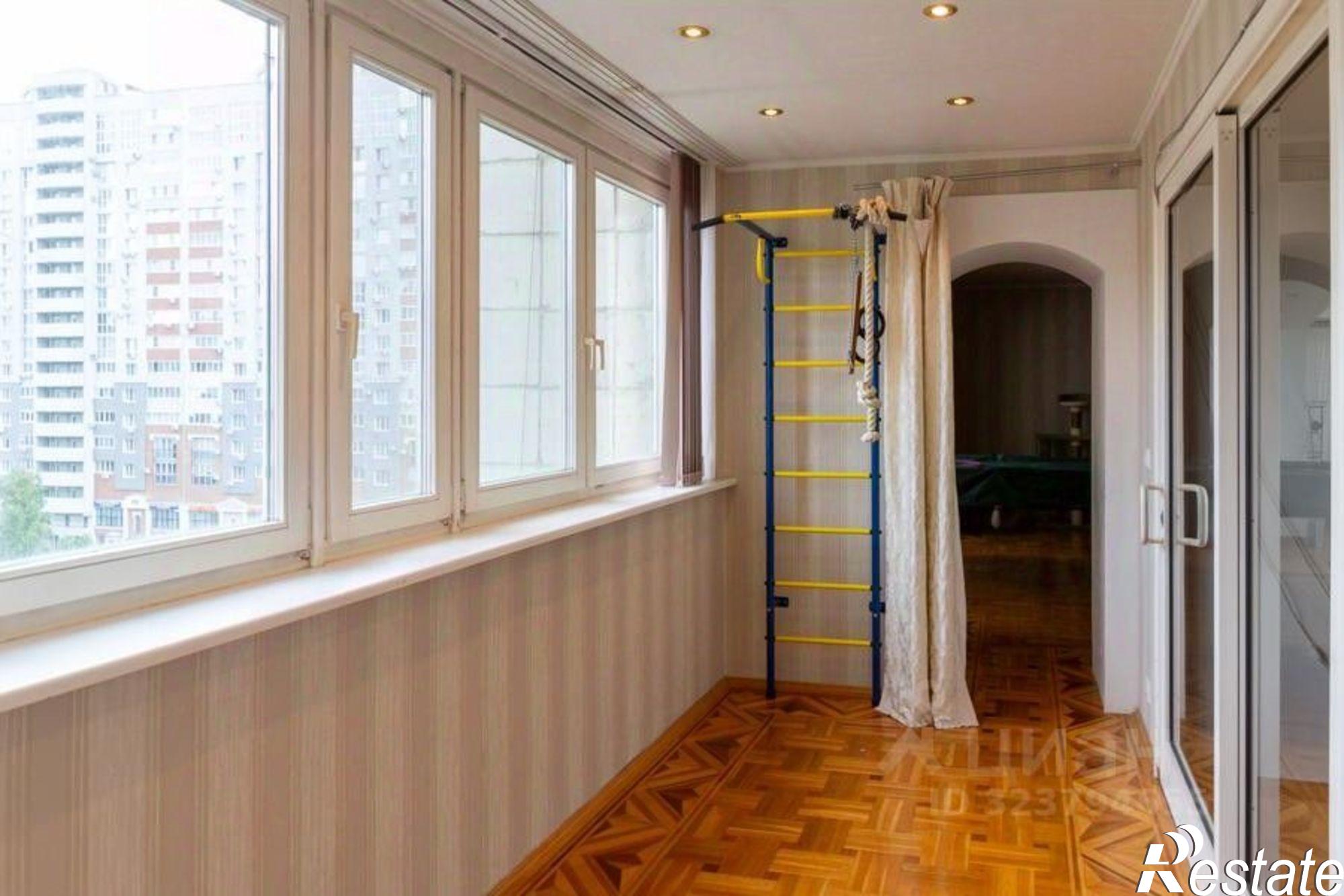 Купить квартиру за 29 000 000 рублей на Арцыбушевская улица, 40