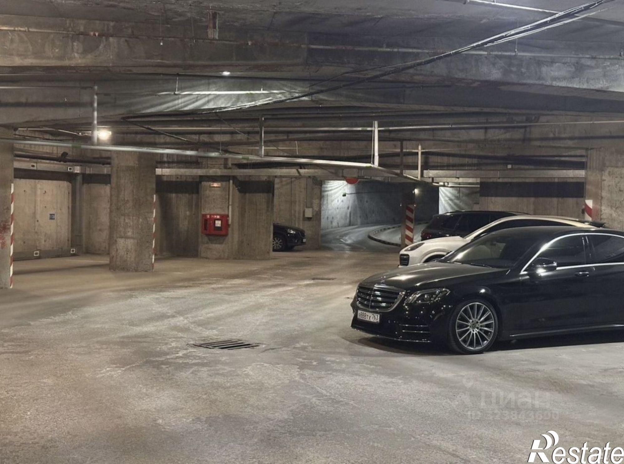 Купить гараж, место в паркинге за 3 700 000 рублей на Лесная улица, 35