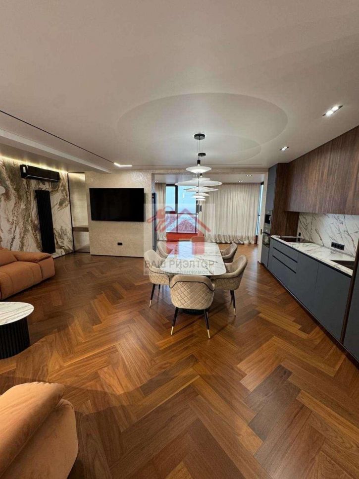 4-комн квартира Солнечная улица, 42