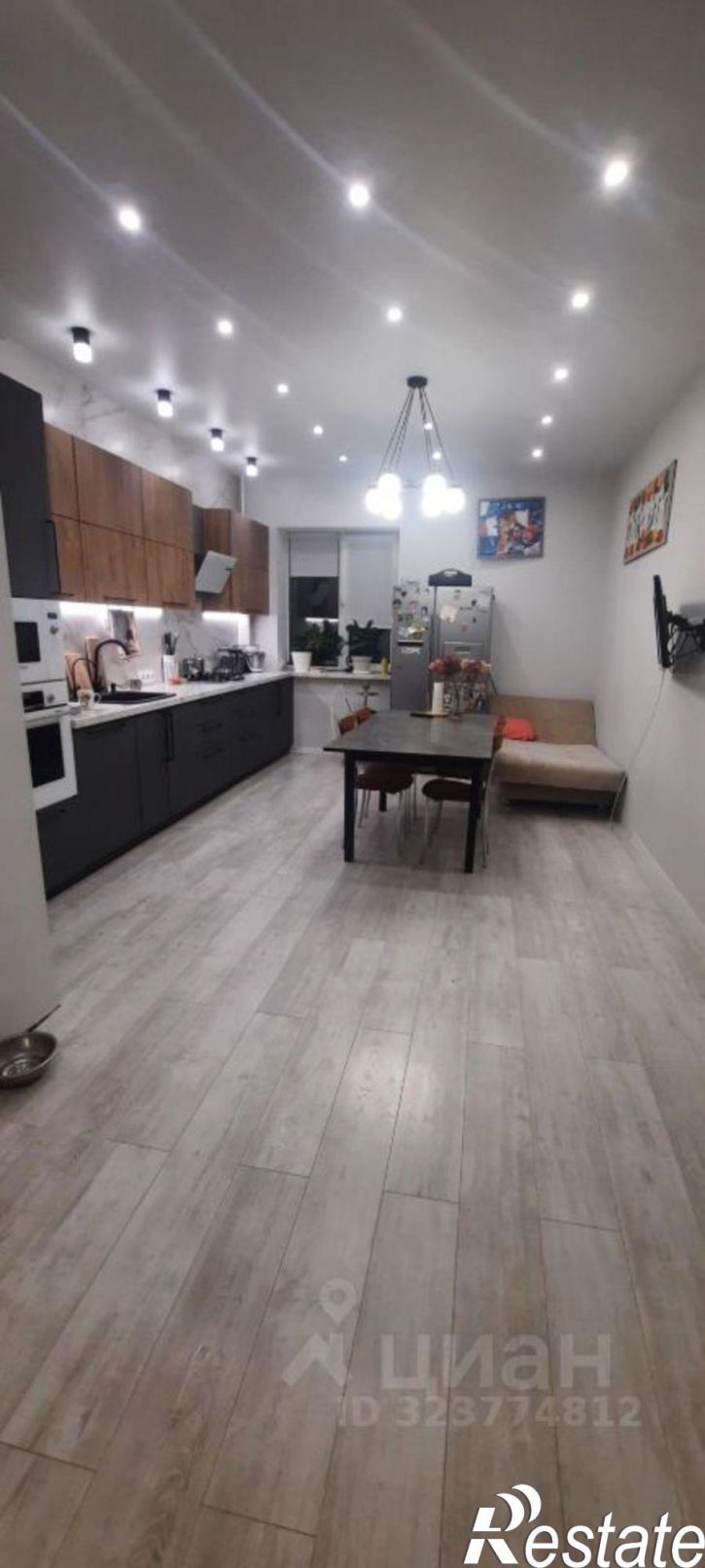 4-комн квартира Ленинская улица, 240,  д. 240