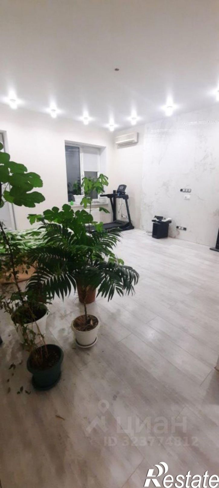 4-комн квартира Ленинская улица, 240,  д. 240