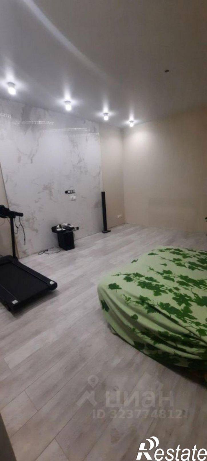 4-комн квартира Ленинская улица, 240,  д. 240