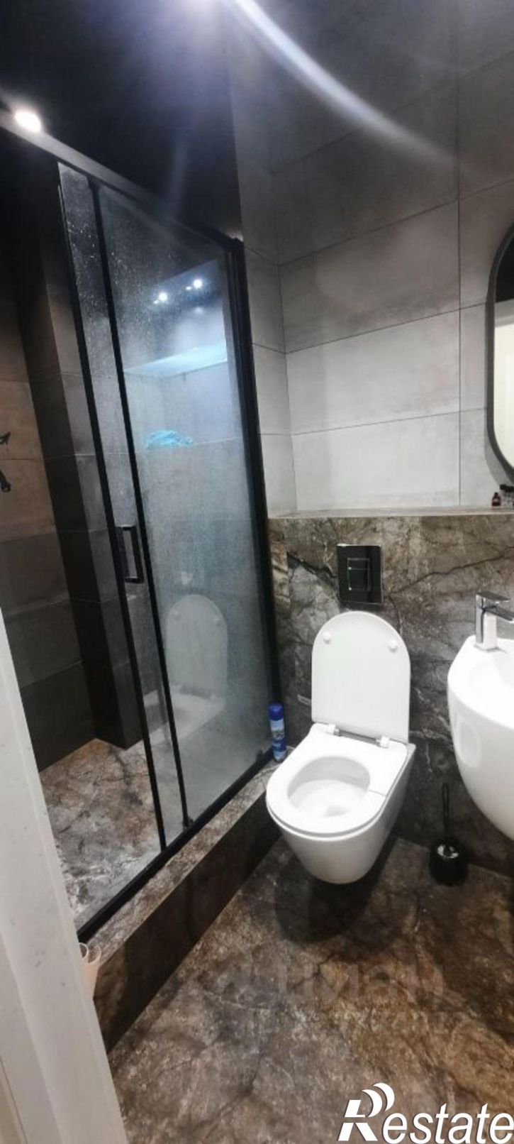 4-комн квартира Ленинская улица, 240,  д. 240