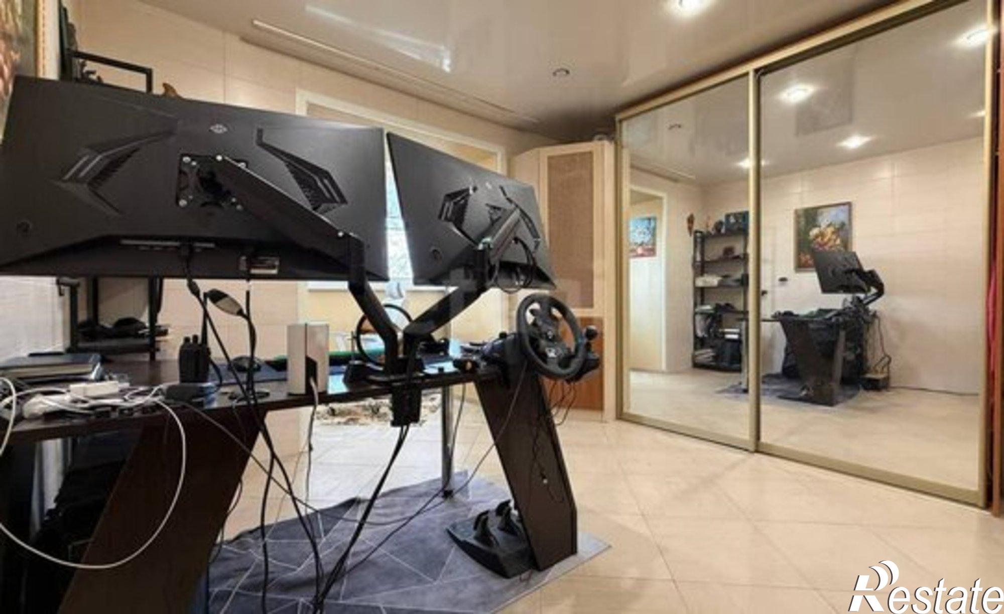 Купить квартиру за 9 400 000 рублей на ул Демократическая, 39