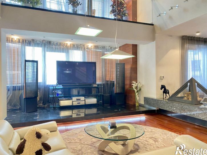 4-комн квартира ул Венцека, 1,  д. 1