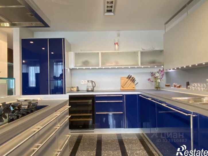 4-комн квартира ул Венцека, 1,  д. 1