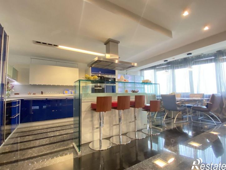 4-комн квартира ул Венцека, 1,  д. 1