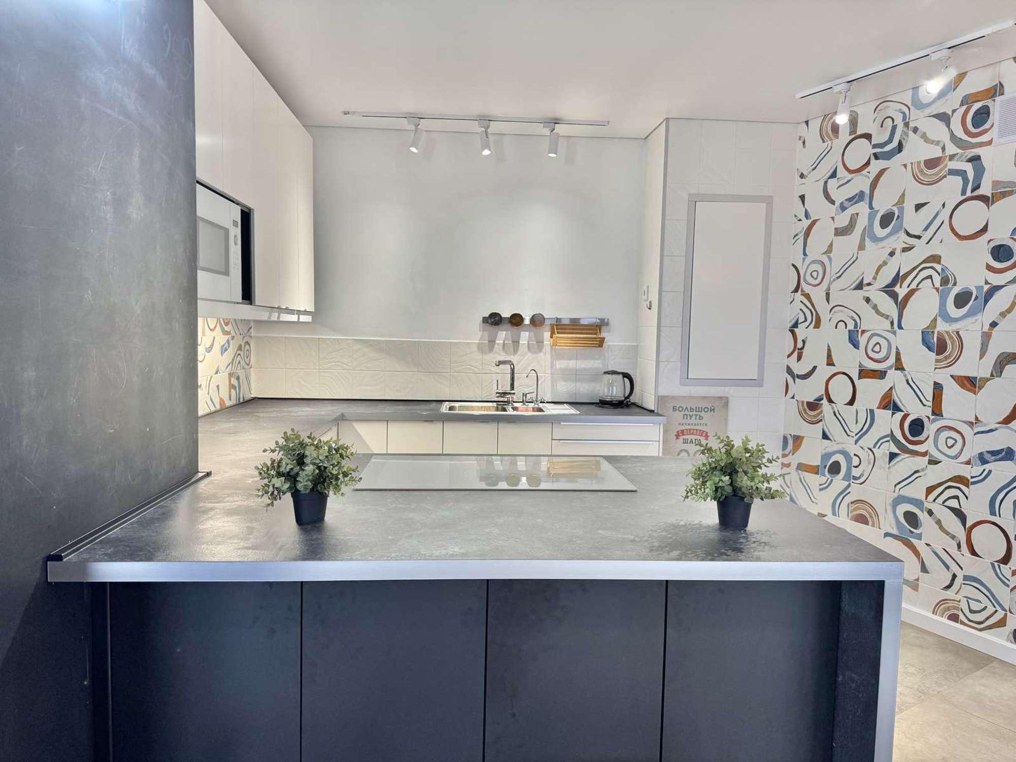 Сдать квартиру за 70 000 рублей на Врубеля улица, 17