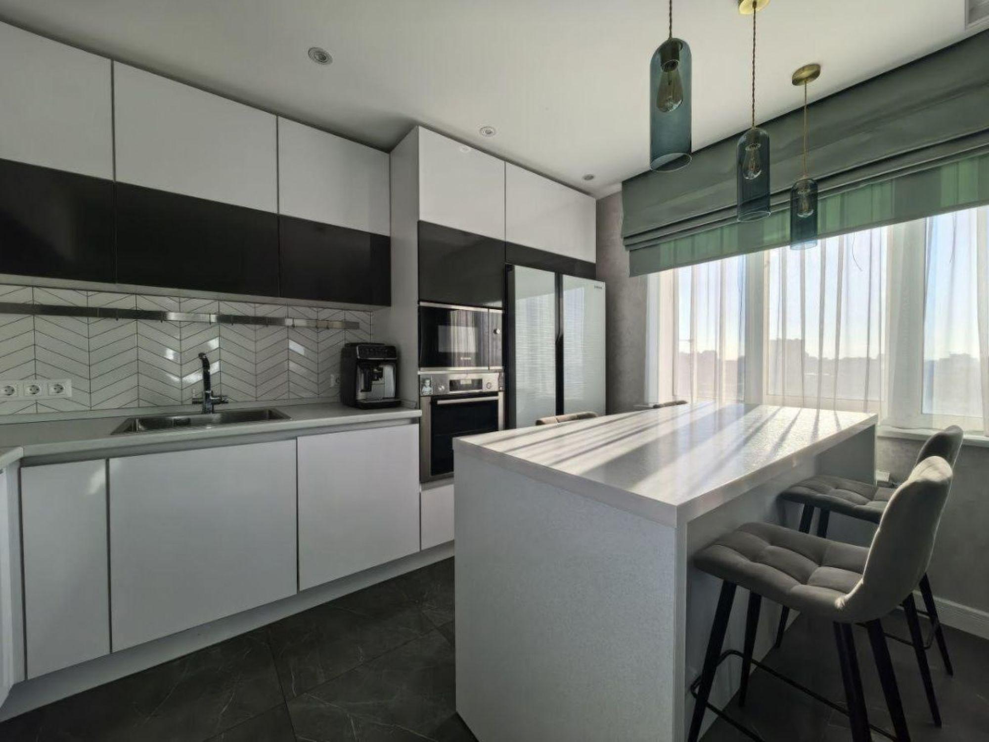 Купить квартиру за 20 490 000 рублей на Ново-Садовая улица, 106О