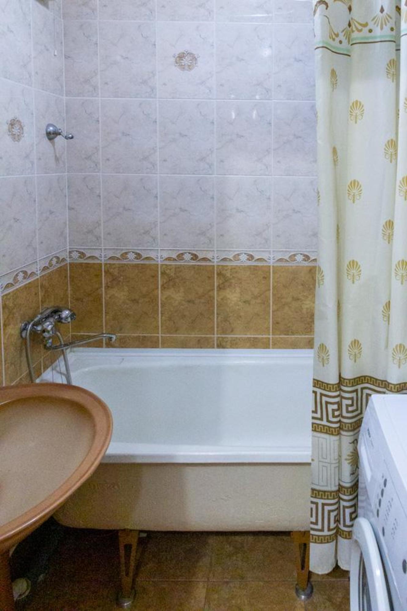 Купить квартиру за 4 400 000 рублей на Рыльская улица, 13