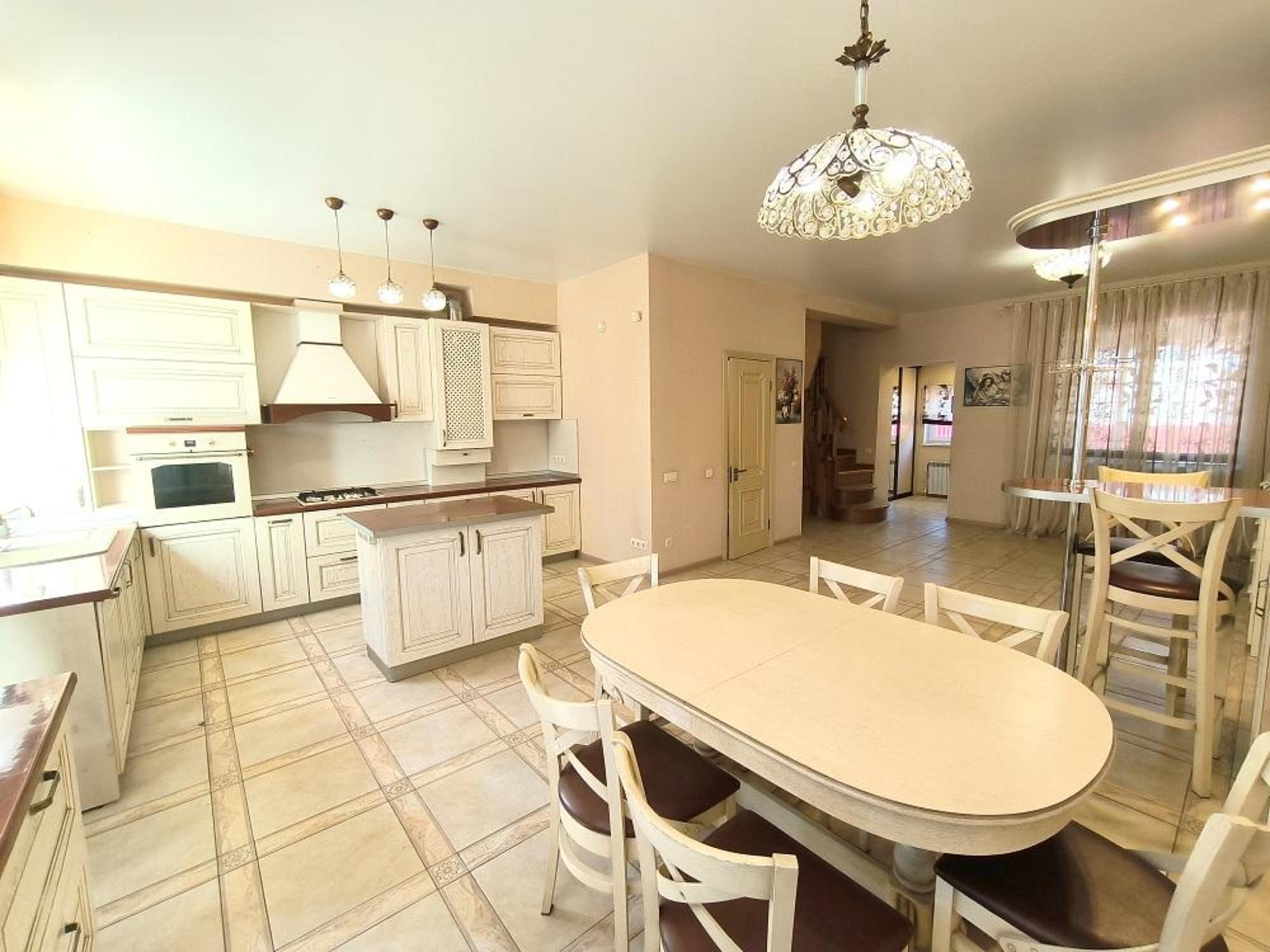 Купить дачу, дом, коттедж за 16 950 000 рублей на Средне-Садовая улица, 45Ж