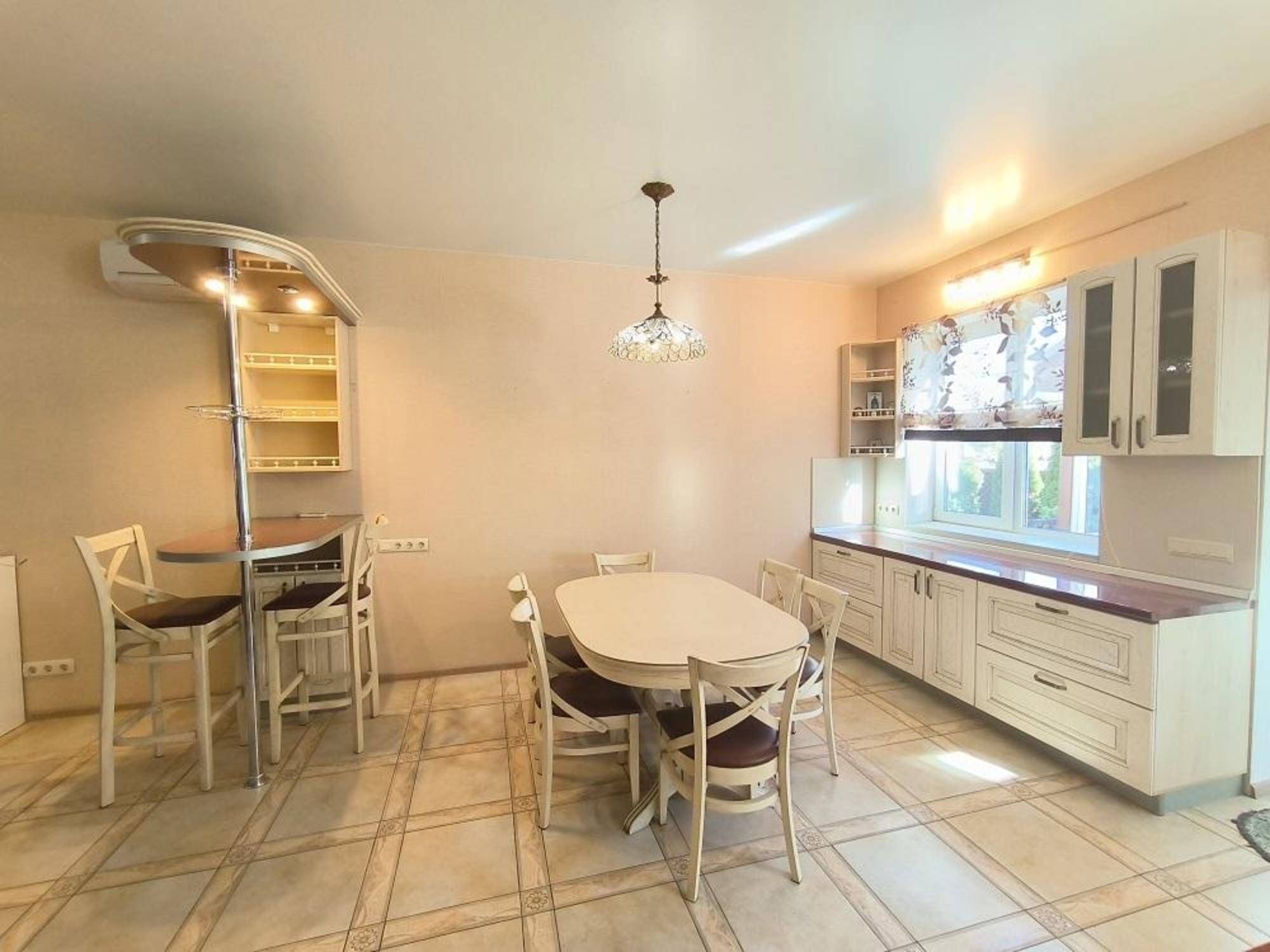 Купить дачу, дом, коттедж за 16 950 000 рублей на Средне-Садовая улица, 45Ж