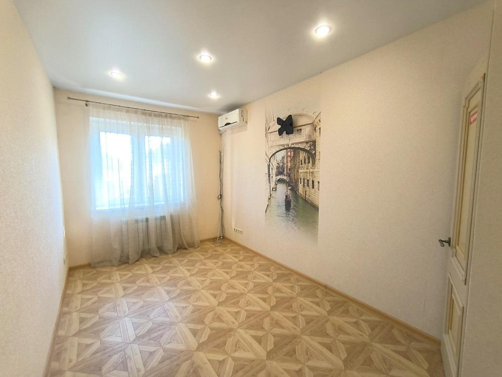 Купить дачу, дом, коттедж за 16 950 000 рублей на Средне-Садовая улица, 45Ж