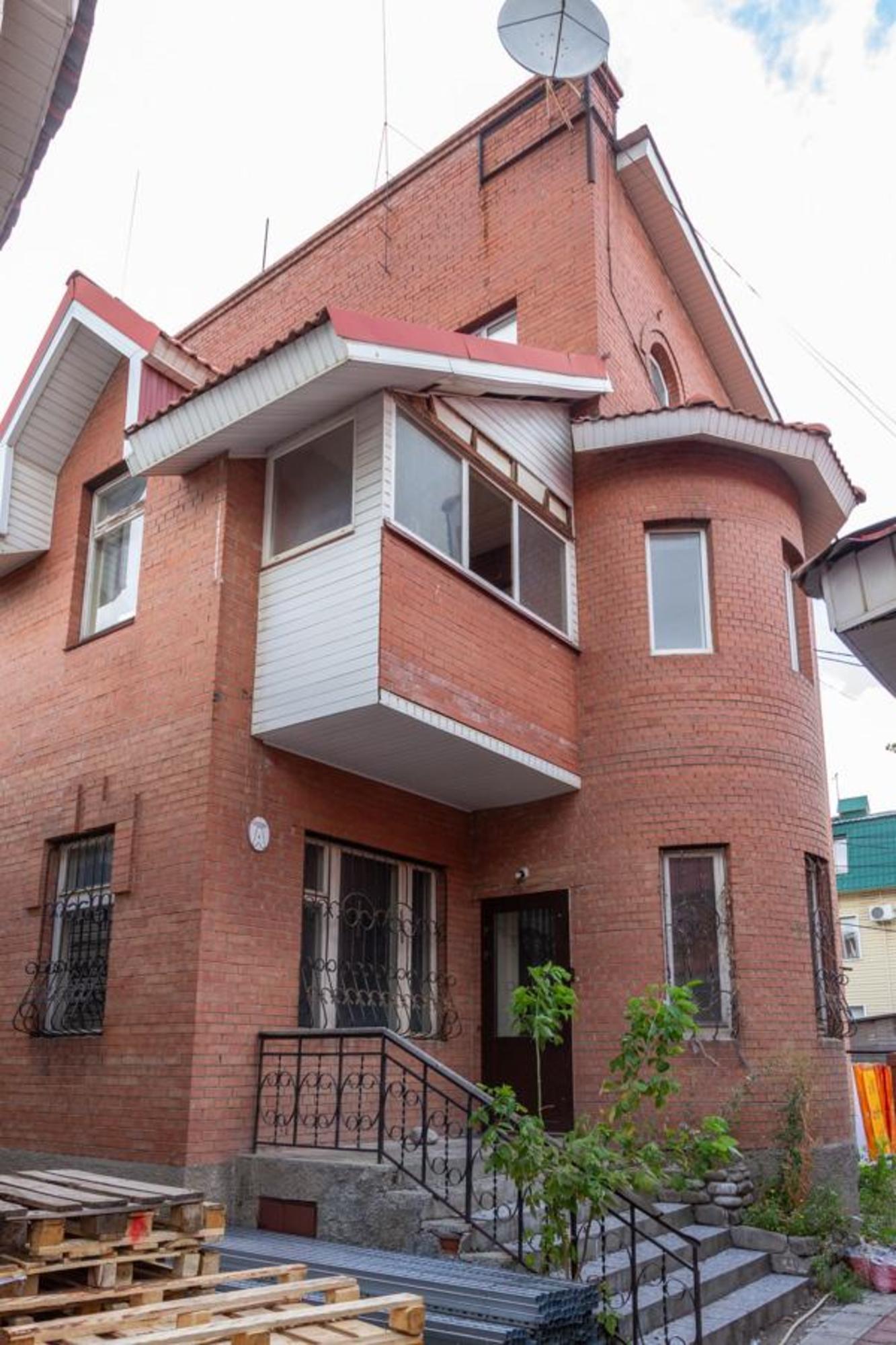 Купить дачу, дом, коттедж за 15 700 000 рублей на Бобруйская улица, 132