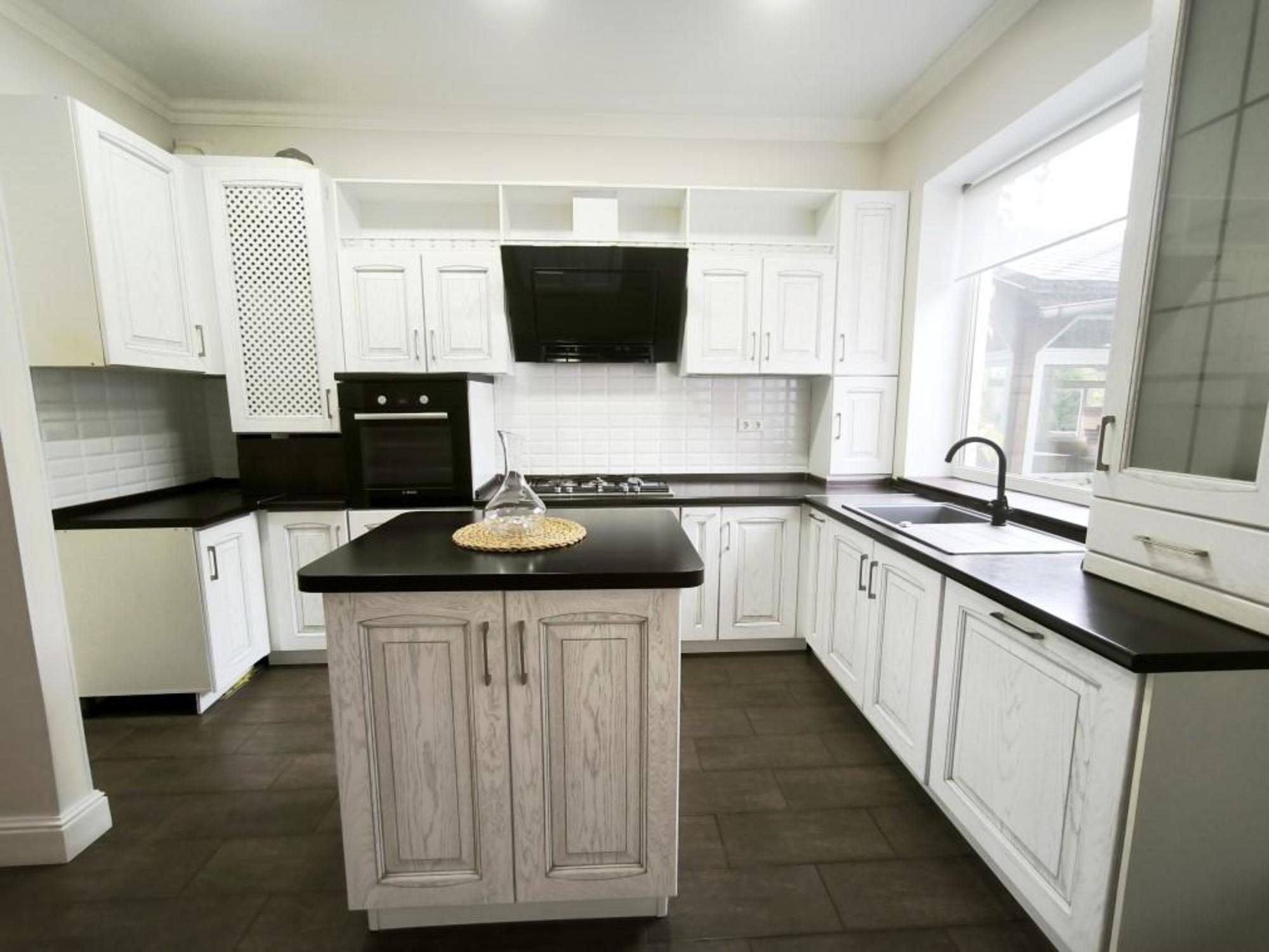 Купить дачу, дом, коттедж за 17 950 000 рублей на Средне-Садовая улица, 45К