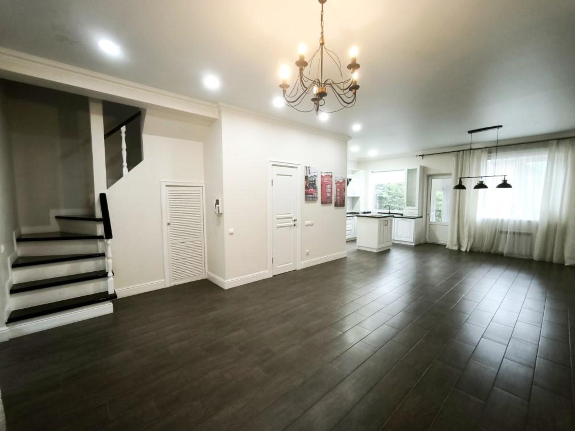 Купить дачу, дом, коттедж за 17 950 000 рублей на Средне-Садовая улица, 45К