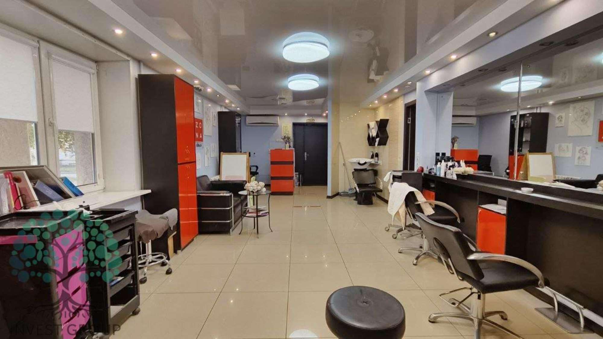 Купить торговое помещение за 12 100 000 рублей на Свободы улица, 92