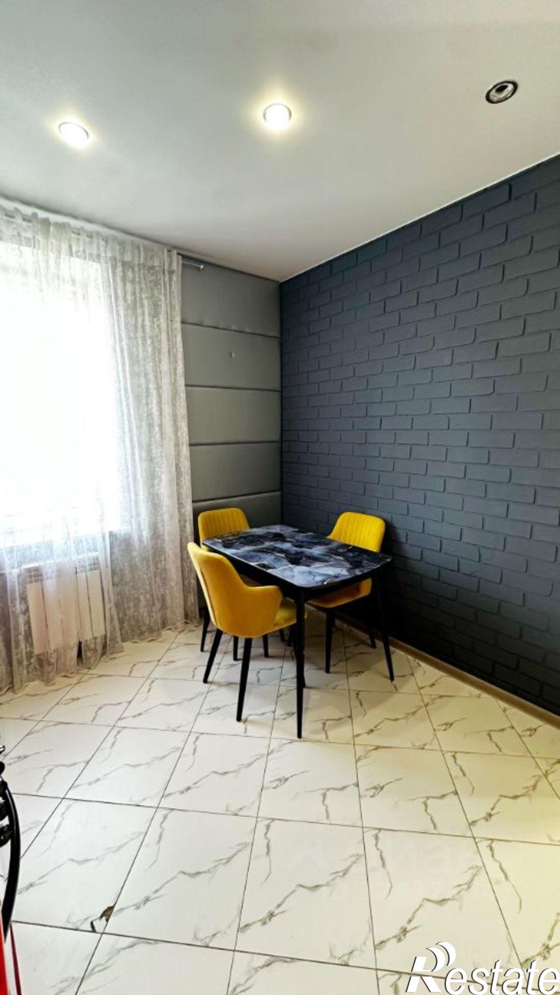 Купить квартиру за 5 900 000 рублей на ул Демократическая, 142А