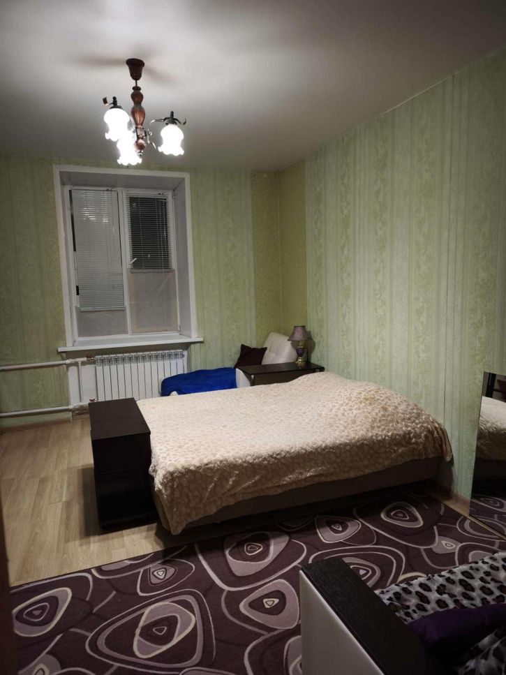 3-комн квартира Строителей улица, 28