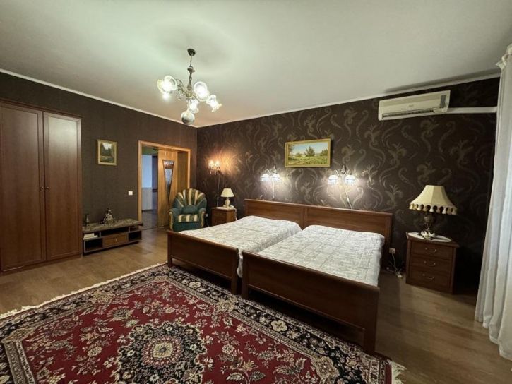 2-комн квартира Ленинская улица, 228