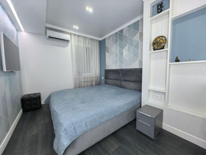 3-комн квартира Ново-Садовая улица, 106О