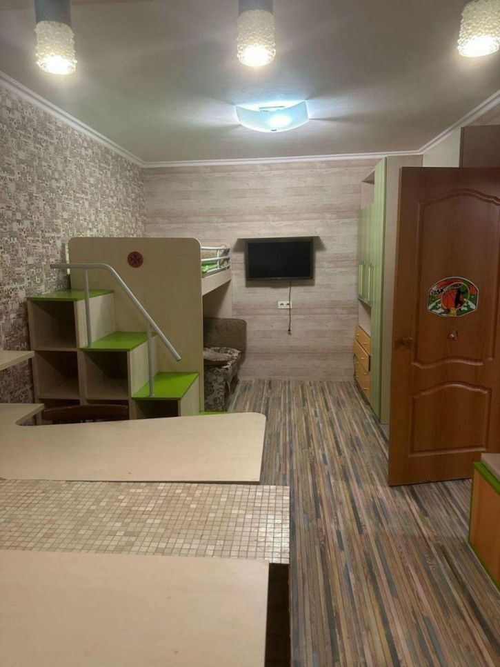 3-комн квартира Коммунистическая улица, 23