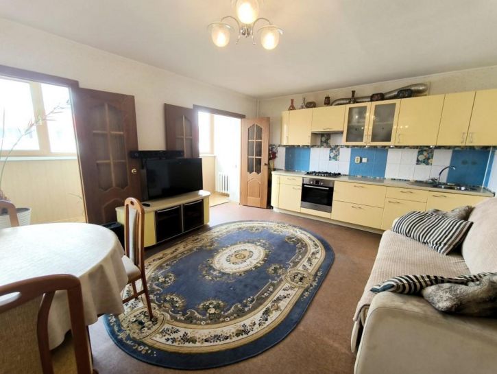 3-комн квартира Нагорная улица, 145