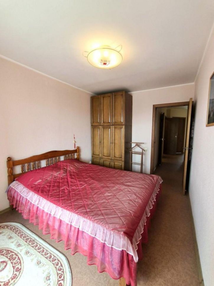 3-комн квартира Нагорная улица, 145