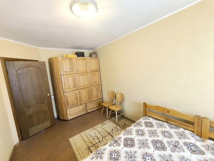 3-комн квартира Нагорная улица, 145