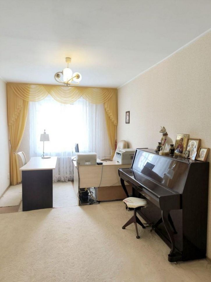 3-комн квартира Нагорная улица, 145