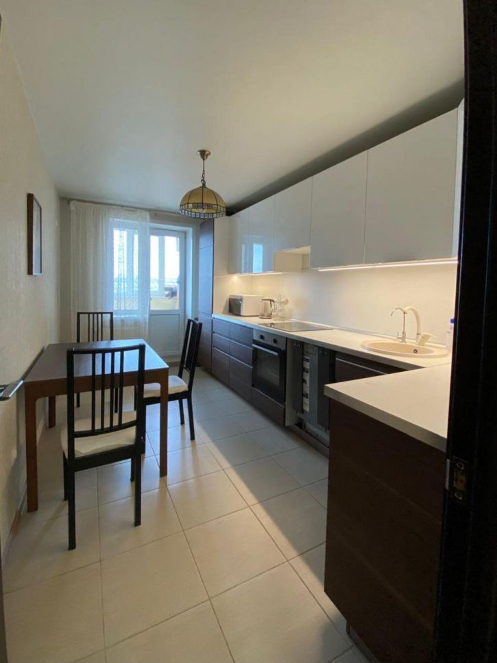 3-комн квартира Физкультурная улица, 103